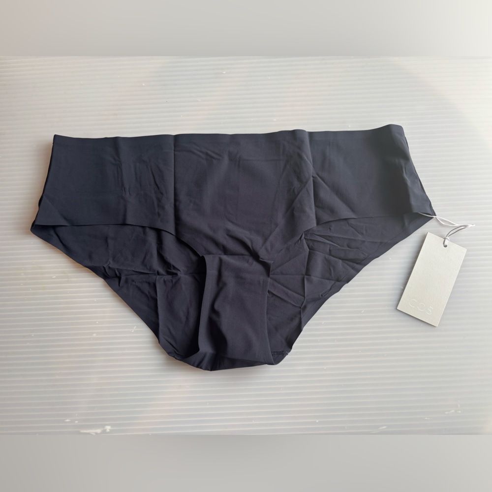 Cos Seamless Cheeky Underwear Bottom